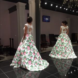 Meet your Posher, Alexandra